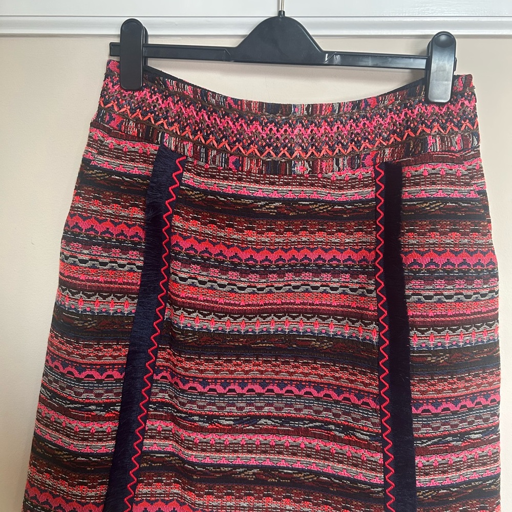 Sara Campbell Pink and Black A-Line Skirt. Size 10. NWT